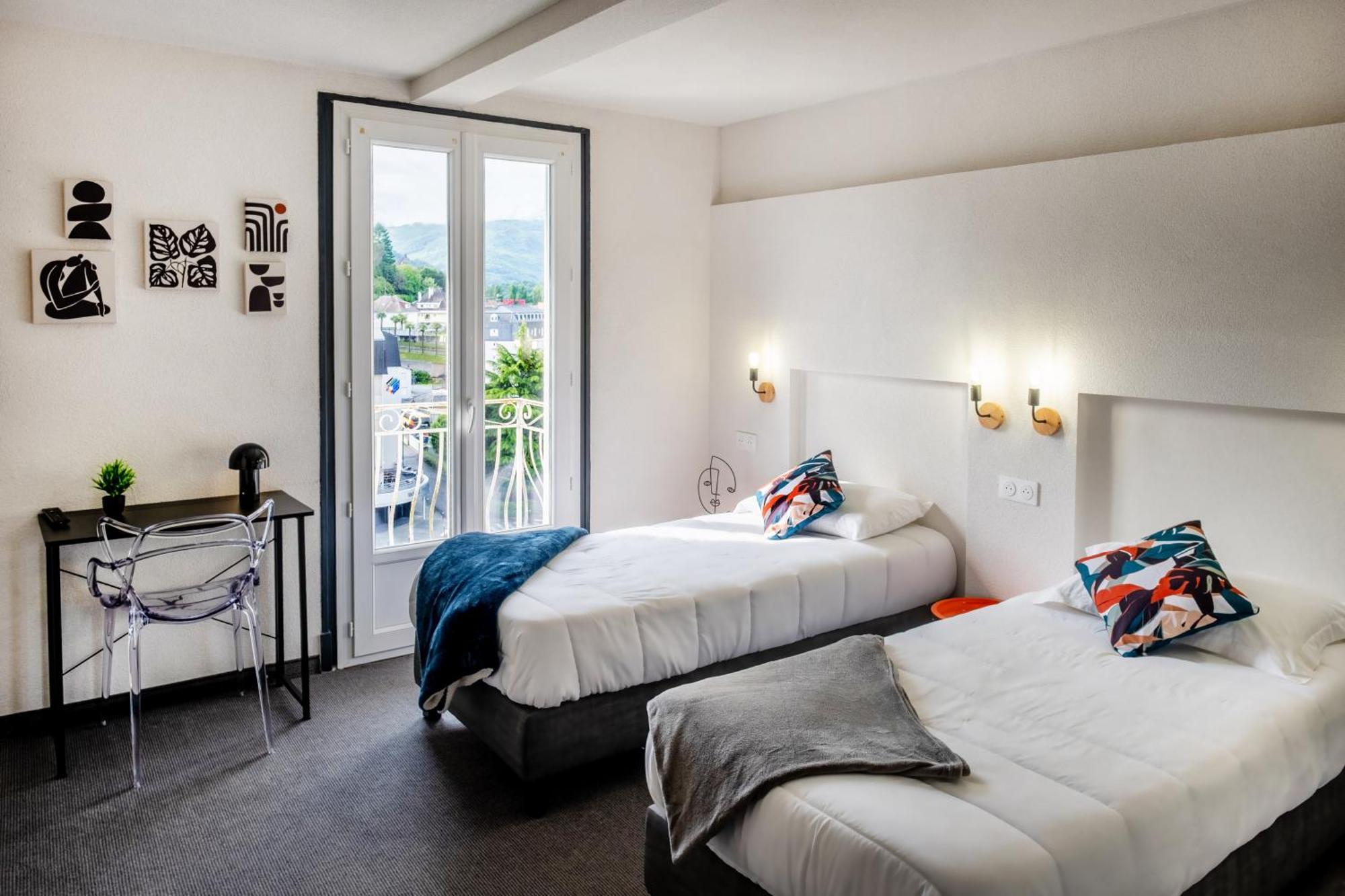 Twin Room,1679630819:JPEG